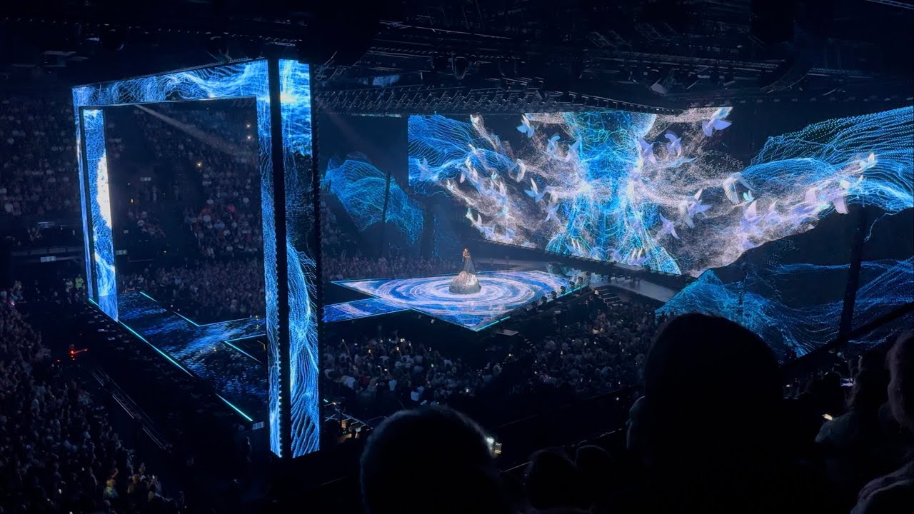 Klavdia – Asteromáta (Greece 🇬🇷) Live Show Semi-Final 2 – Audience View – Eurovision 2025
