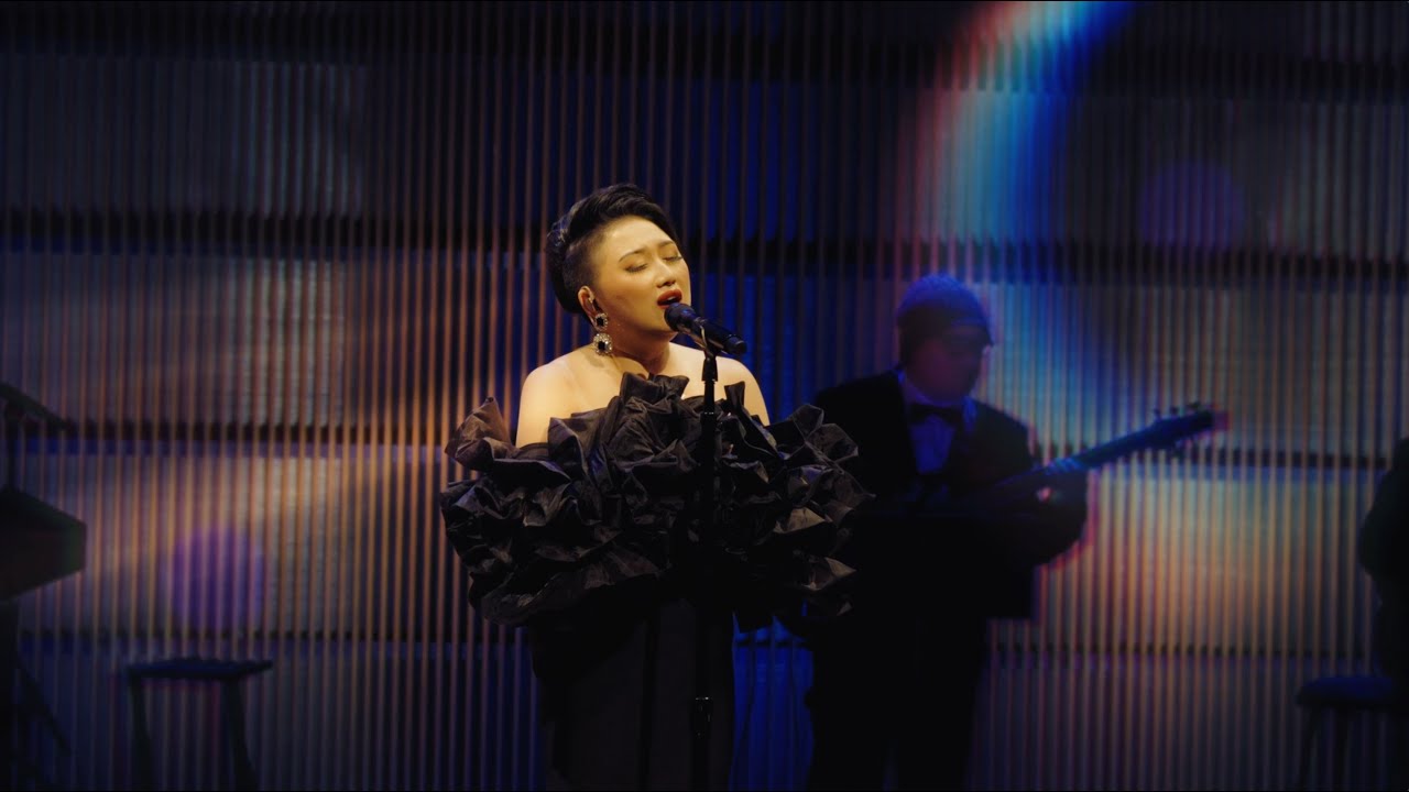Pagnia Xiong - Zaj Npau Suav & Qhuab Ke (Cover) - Live at Pagnia in Love: Live in Concert