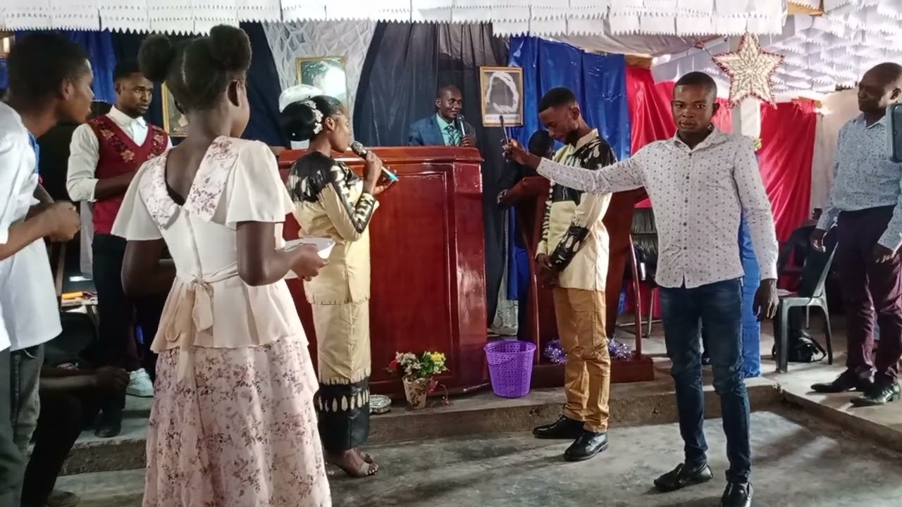 ROCHER TABERNACLE DE KAMINA ( fiançailles frère Pierre et soeur Victoire).