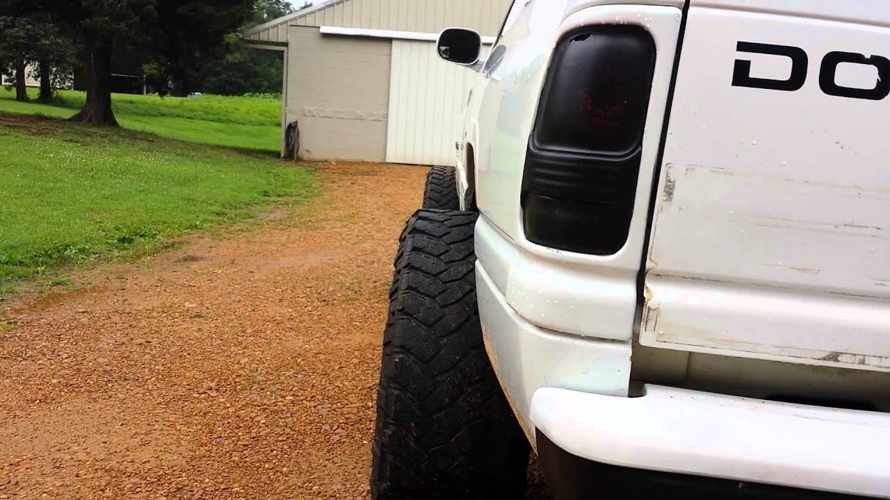 Lifted Ram 1500 on 35s