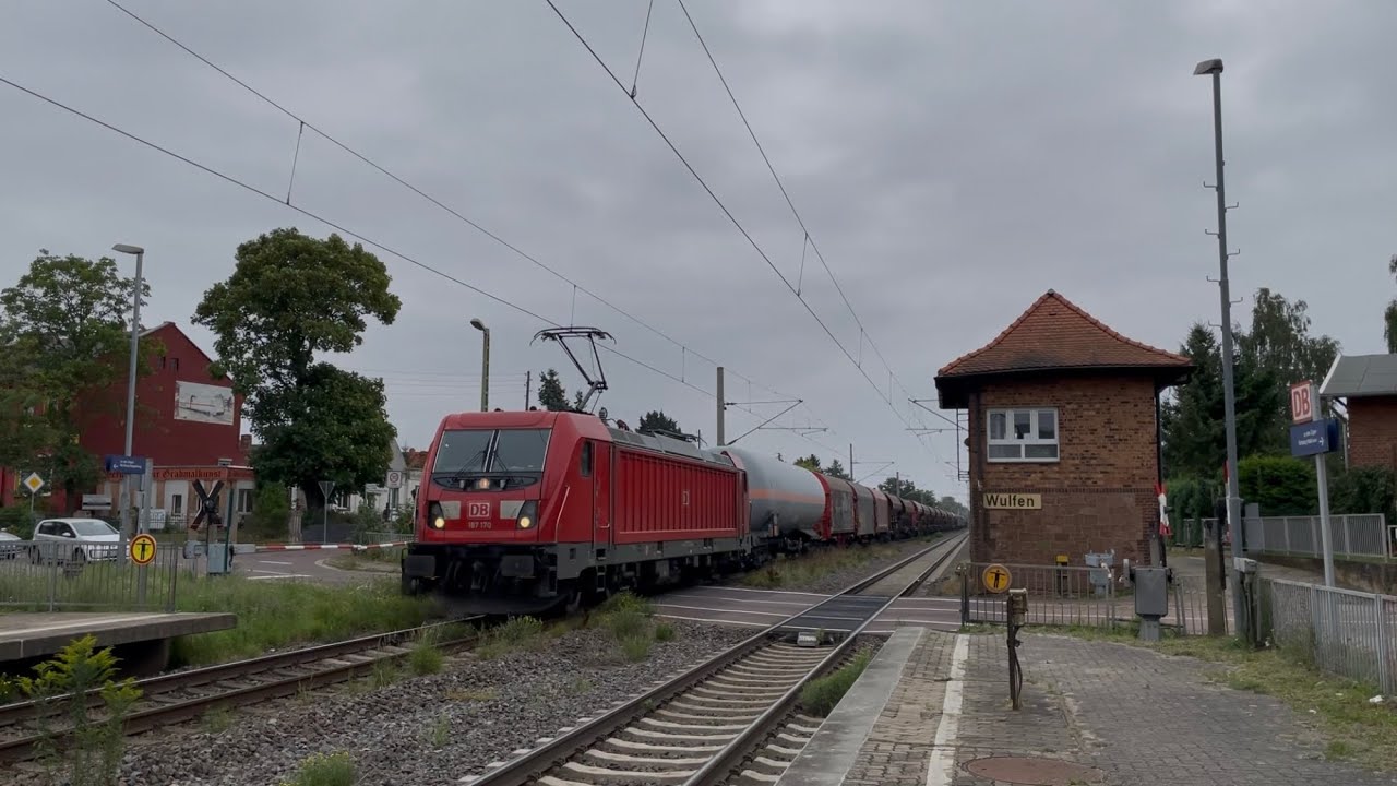187 170 mit Güterzug bei der Durchfahrt in Wulfen(Anh)