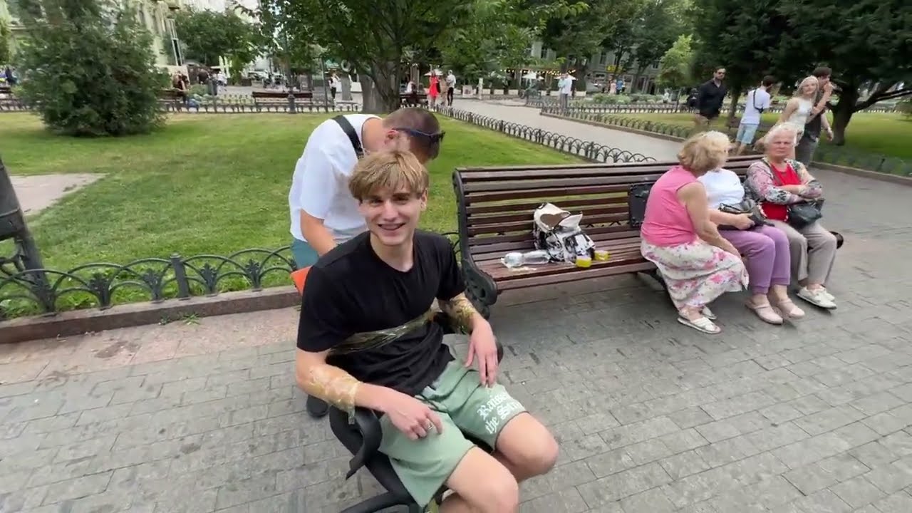 Геймер на кресле