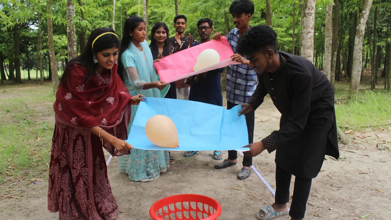 কাগজের উপরে বেলুন পার করার আজব খেলা দেখুন,শেষে কোন জুটি হলো বিজয়ী,শোভা,বিপ্লব,মনির,রানী সরকার,