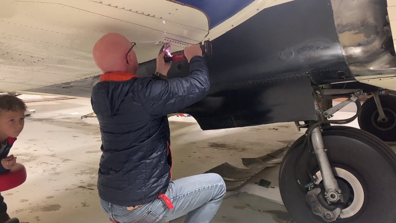 Spar Strap Removal on Beech 18