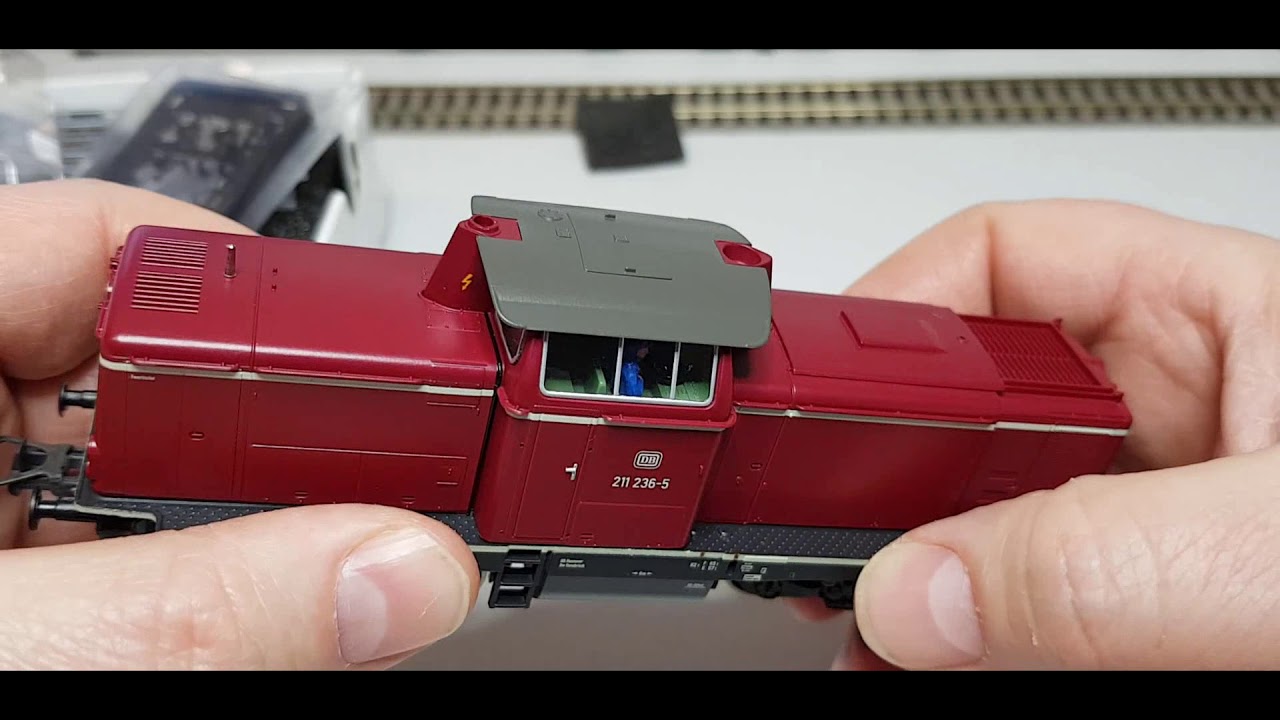 Unboxing Roco BR211