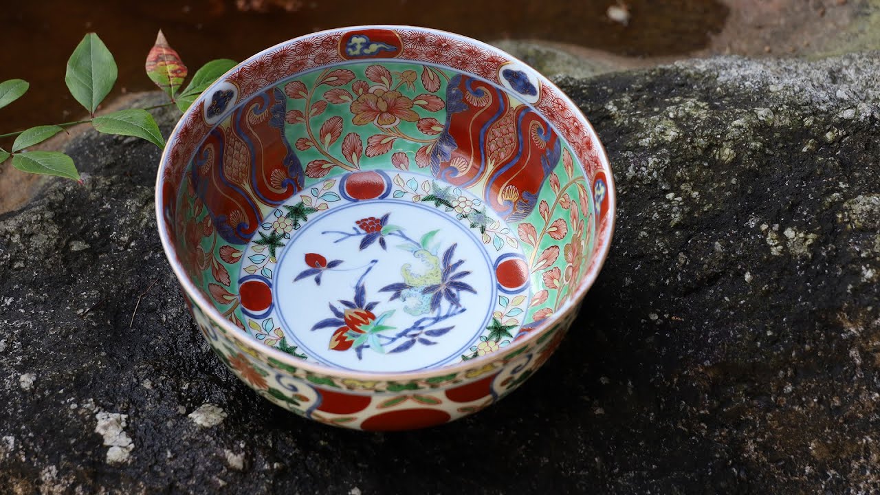 古伊万里色絵三果文鉢（江戸時代 / 所載品）/ Old Imari Bowl with Three Fruits Motif (Edo Period / Included Work)