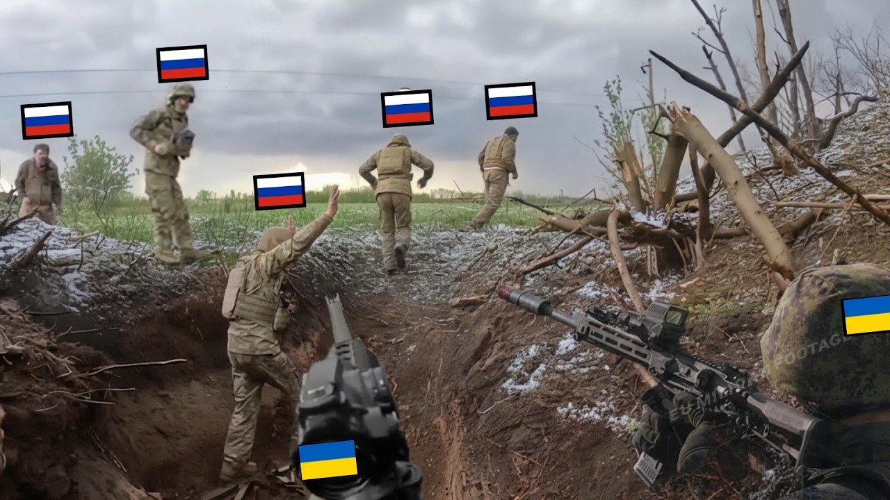 Ukrainian Soldier Spots Russian Personnel Near Bunker — Rare Footage
