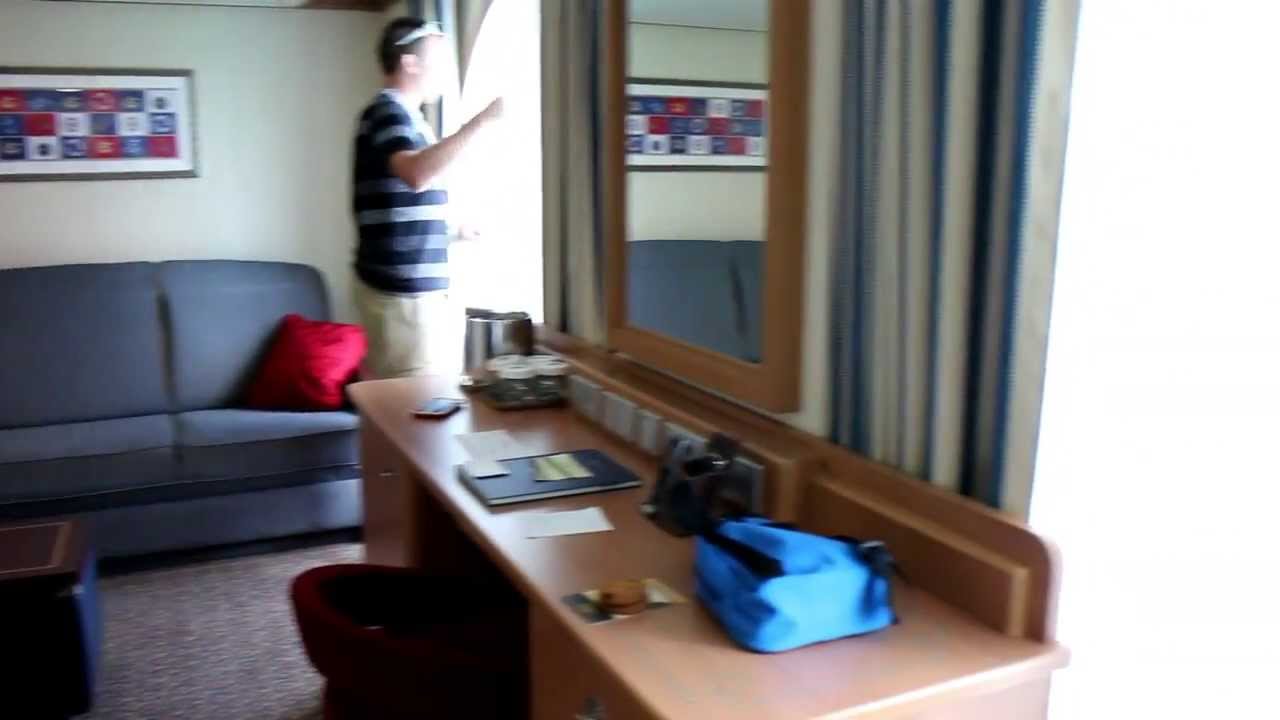 A walking tour of stateroom 6012 aboard the Disney Fantasy