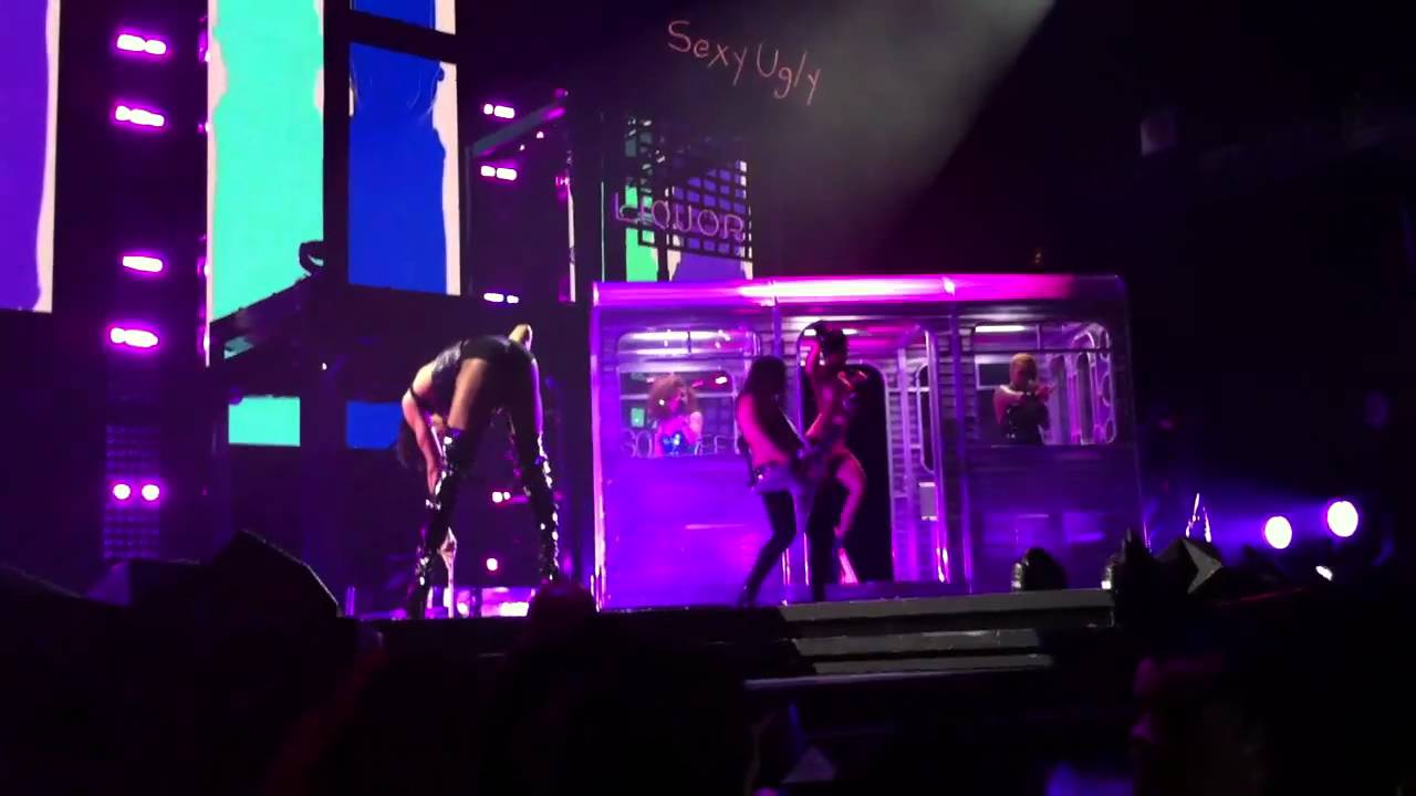 [HD] Boys Boys Boys - Lady GaGa (The Monster Ball Tour) [Live Halle Tony Garnier Lyon 2/12/10]