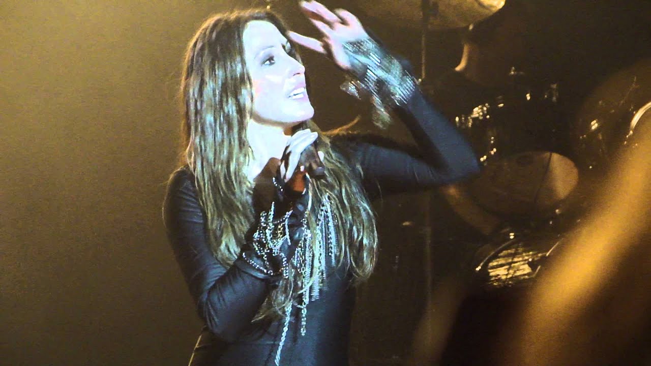 Malú-Cáceres 24-05-13 Anécdota me quedó grande tu amor