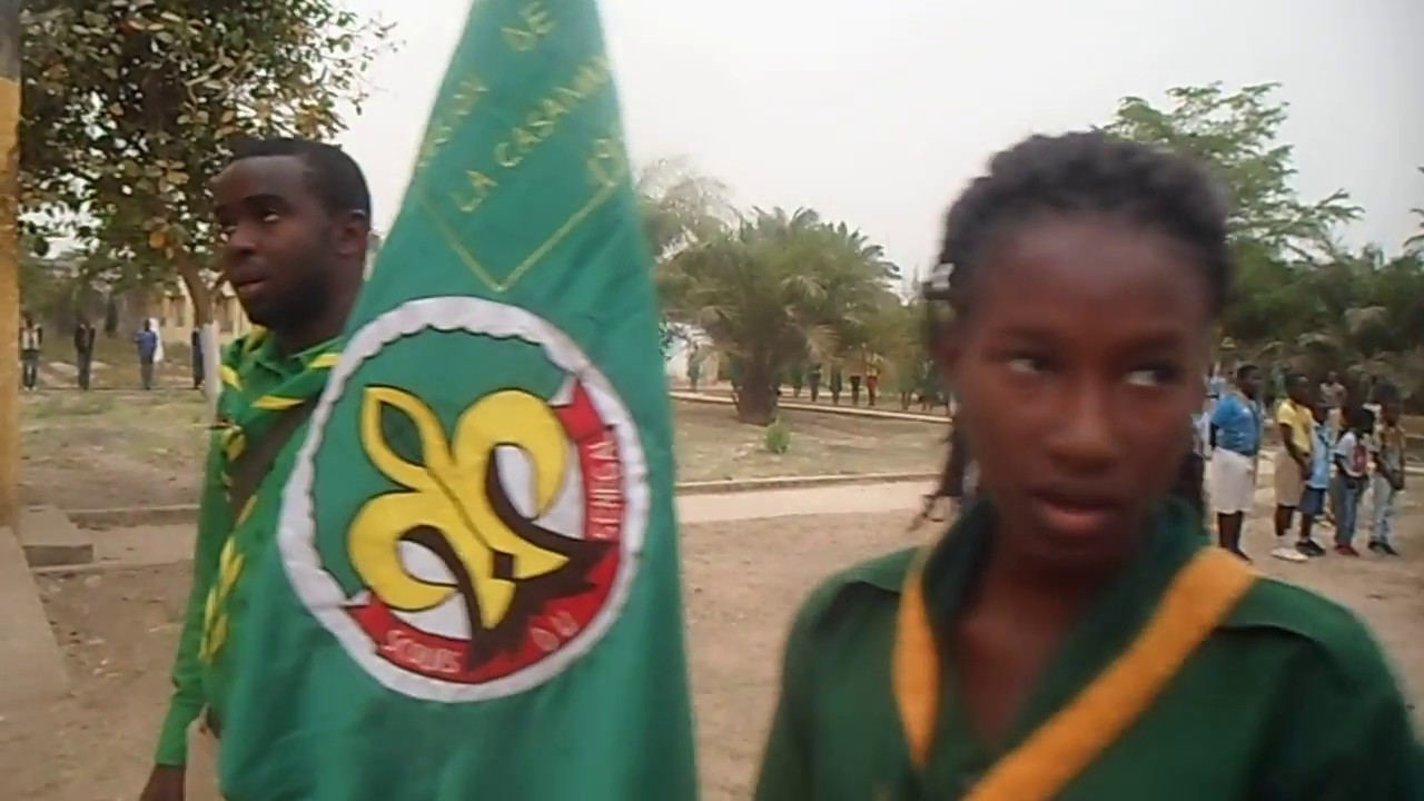SCOUT DU SENEGAL MONTE DES COULEURS HYMNE NATIONAL CAMP KAYANOOR