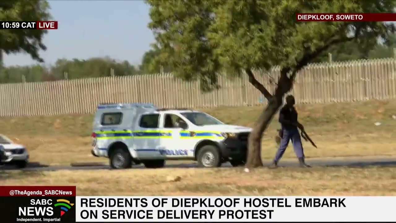 Diepkloof Protest | Shots fired, teargas and stones flung between police and residents