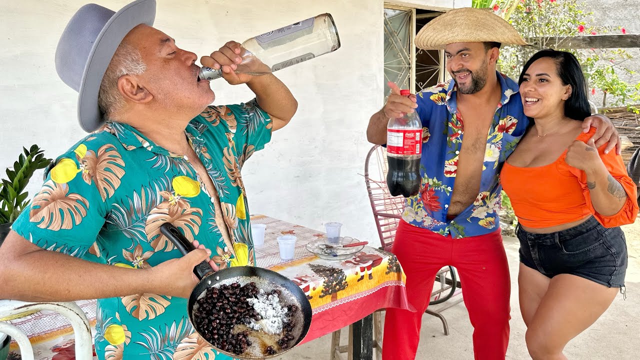 SEU BIU COMEMORA O ANIVERSÁRIO DE SEU ALFREDO COM CACHAÇA E TANAJURA