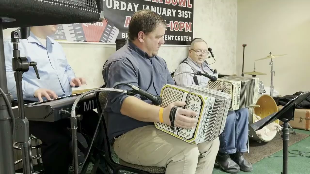Silver Bells Polka - Tim, Alvin Klan at the 47th Concertina Bowl in Blaine, MN.