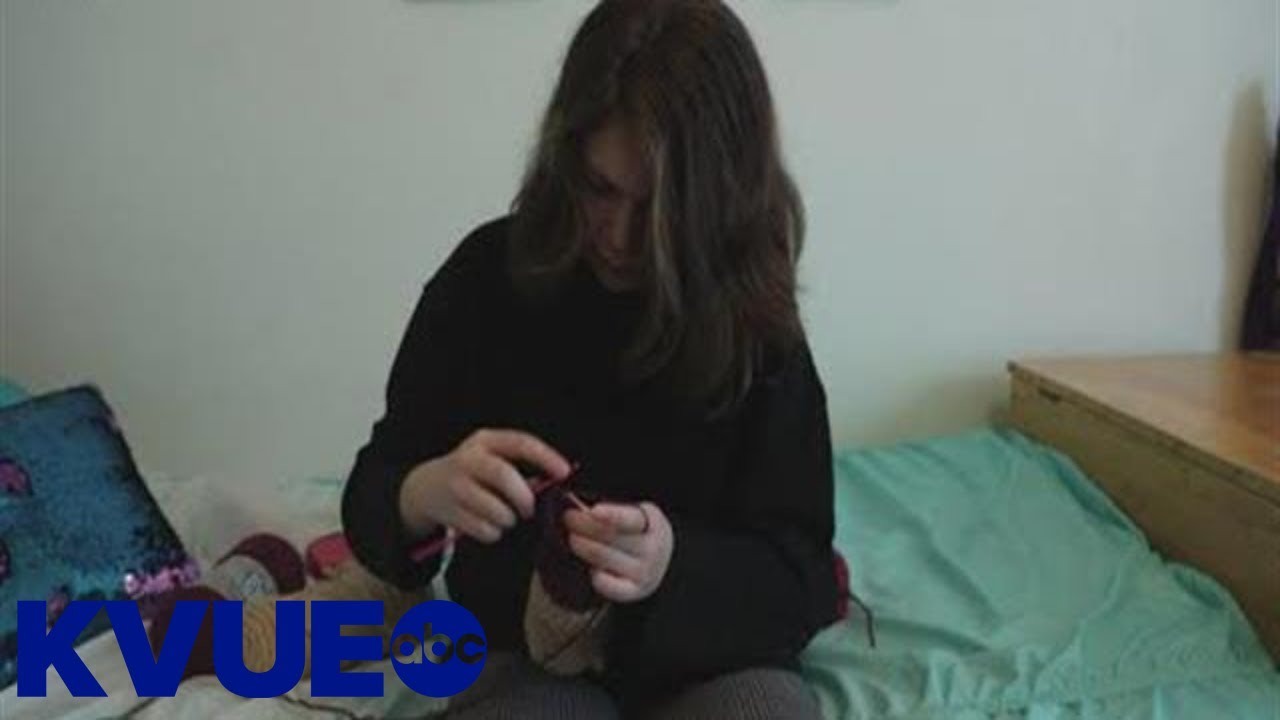'Art-ism': How the art of amigurumi helps a girl with autism accept herself | KVUE