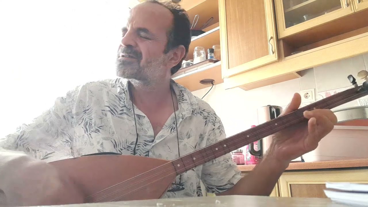 Veysel'i anmak.. Mecnun gibi dolaşırım çöllerde.