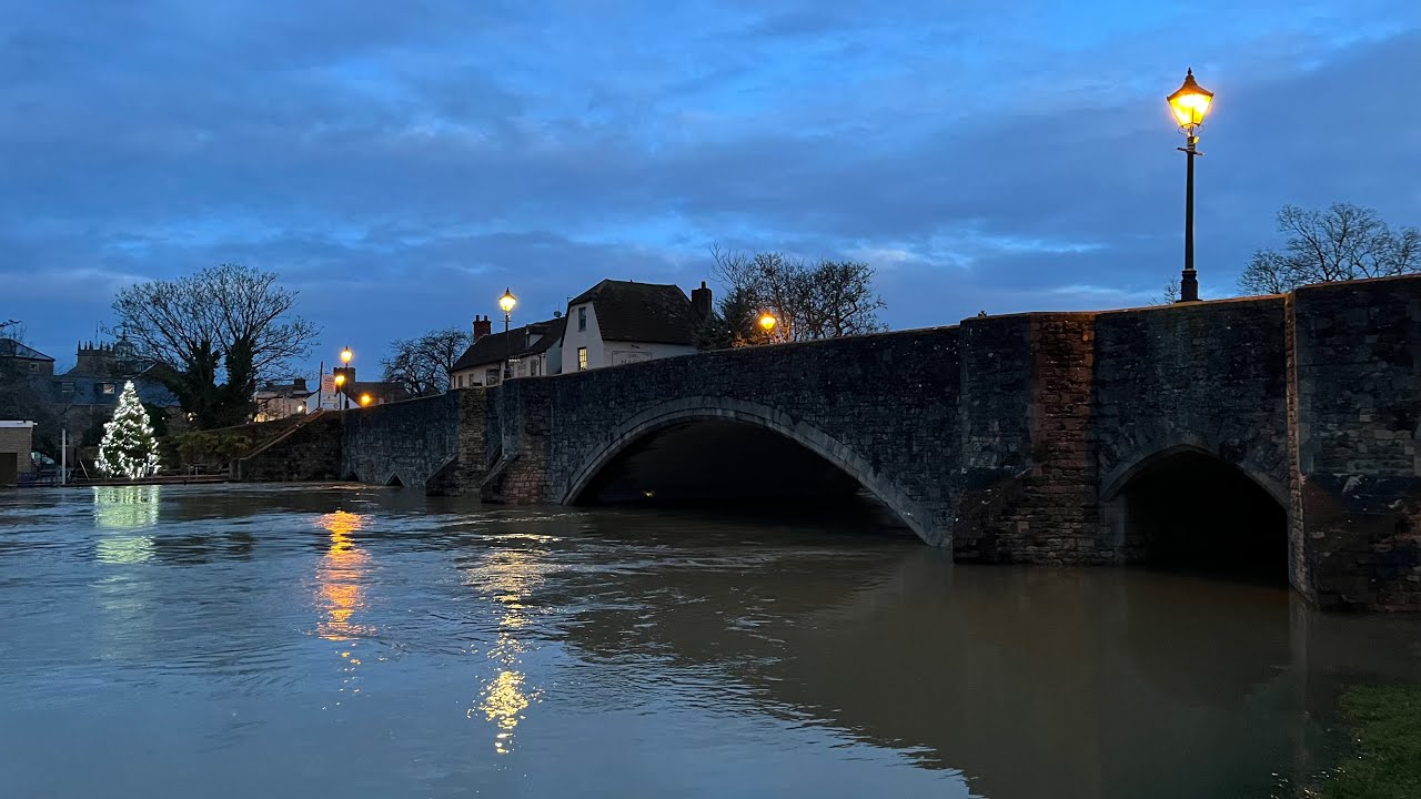 Exploring Flooded Abingdon, Oldest Town in England - Early Morning WALK