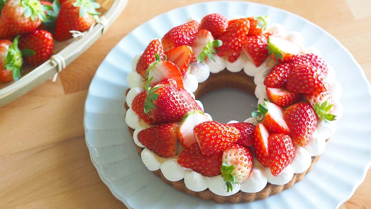 Клубничный пирог с венком | MoriRicca Home Cafe