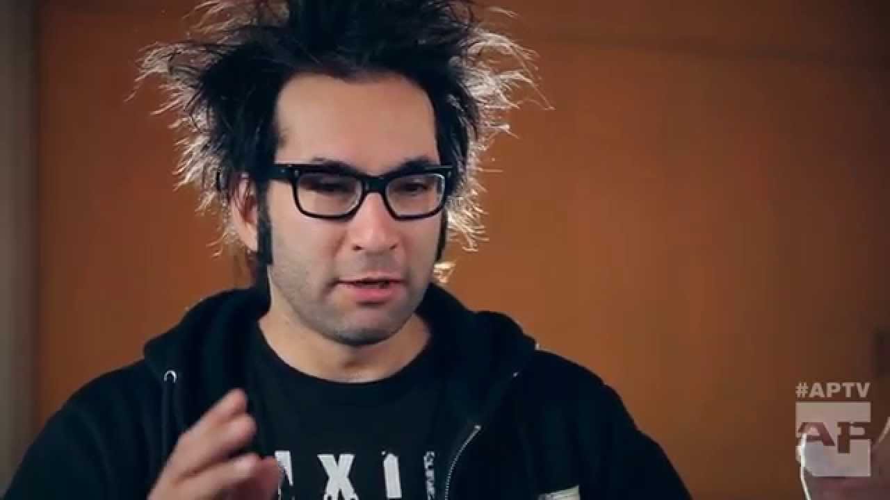 10 Things You Didn't Know About Motion City Soundtrack's 'Commit This To Memory'