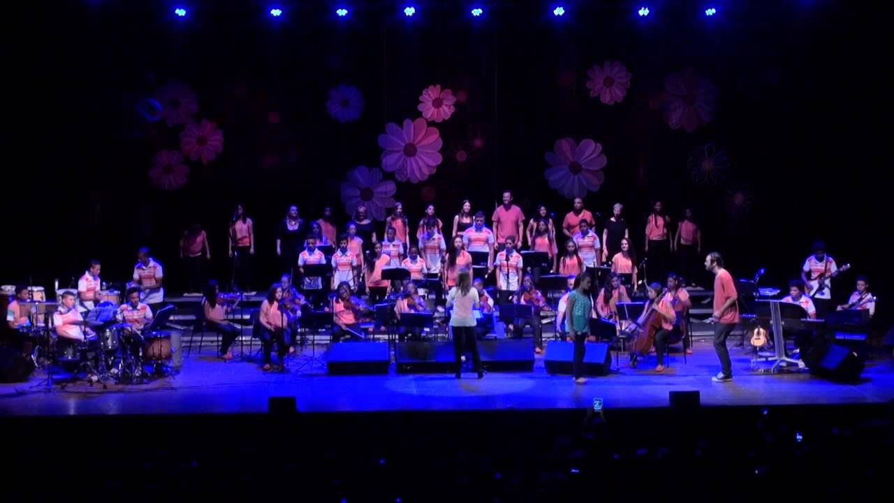 Orquestra Villa-Lobos - Hora de Uni&atilde;o (Lady Zu/Tot&oacute; Mugabe) com Stephanie Soeiro e Beto Chedid