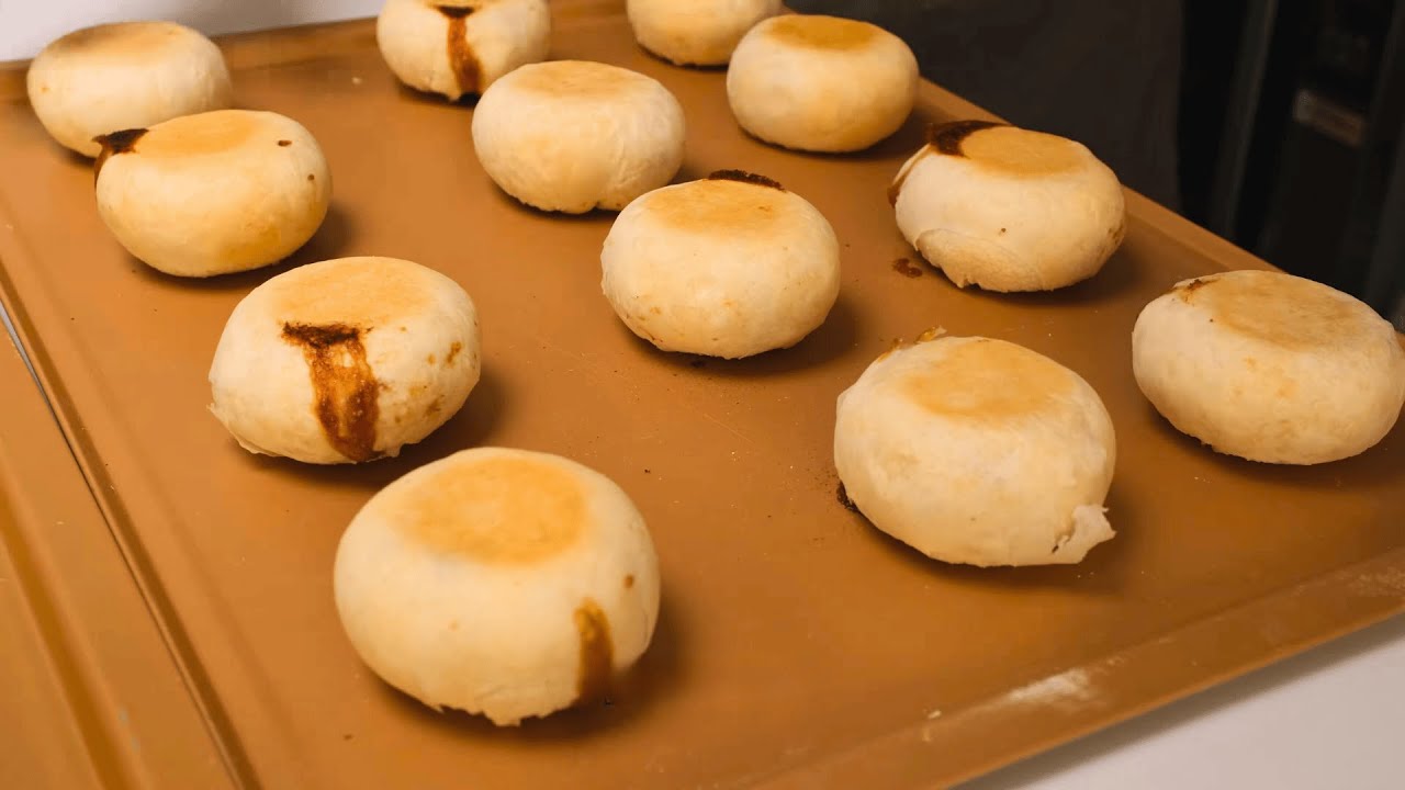 榨菜鲜肉月饼酥皮不破，薄皮大馅，肉馅q弹软嫩的秘密都在这里了【为珊妮做面包 Bread to Sunny】#中秋月饼 #榨菜鲜肉月饼 #鲜肉月饼