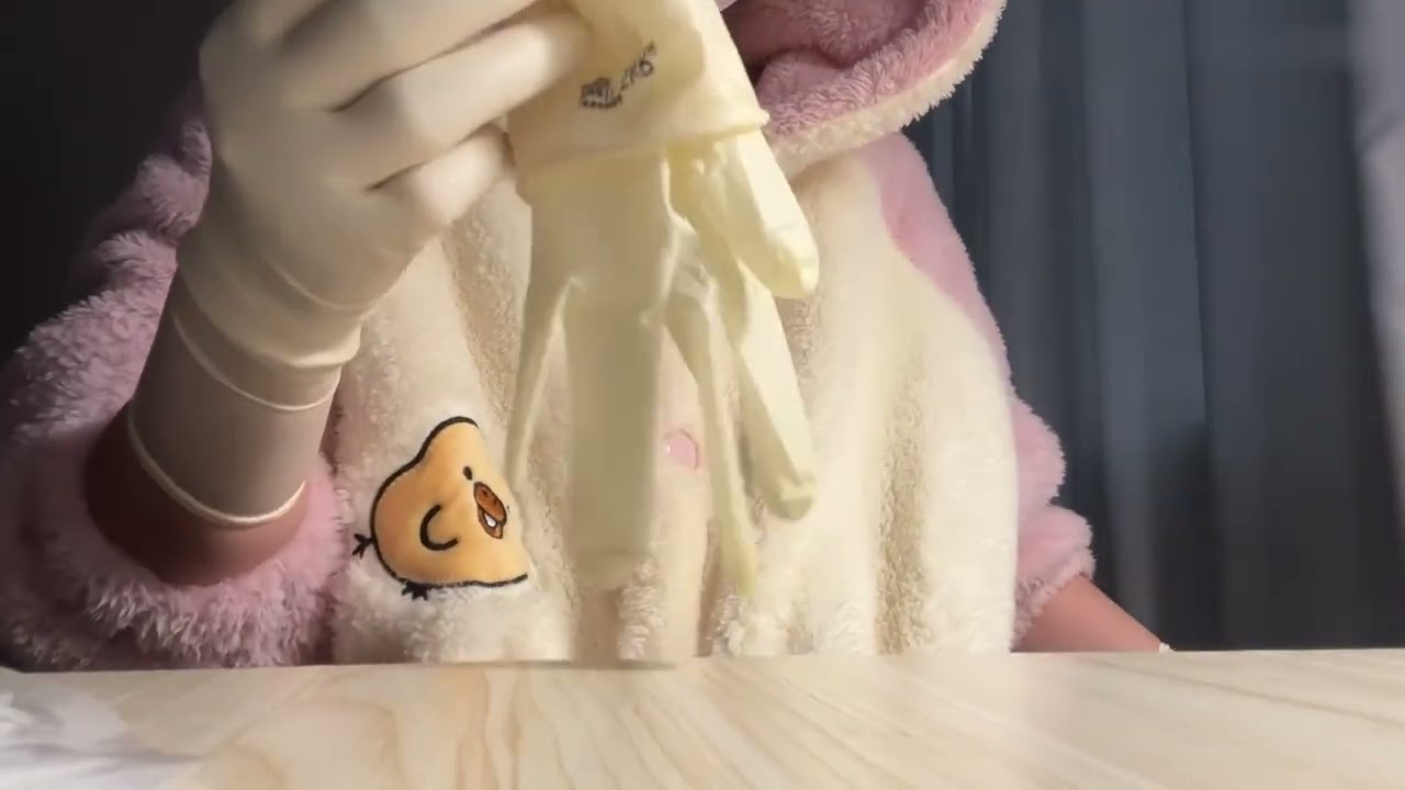 Glove ASMR