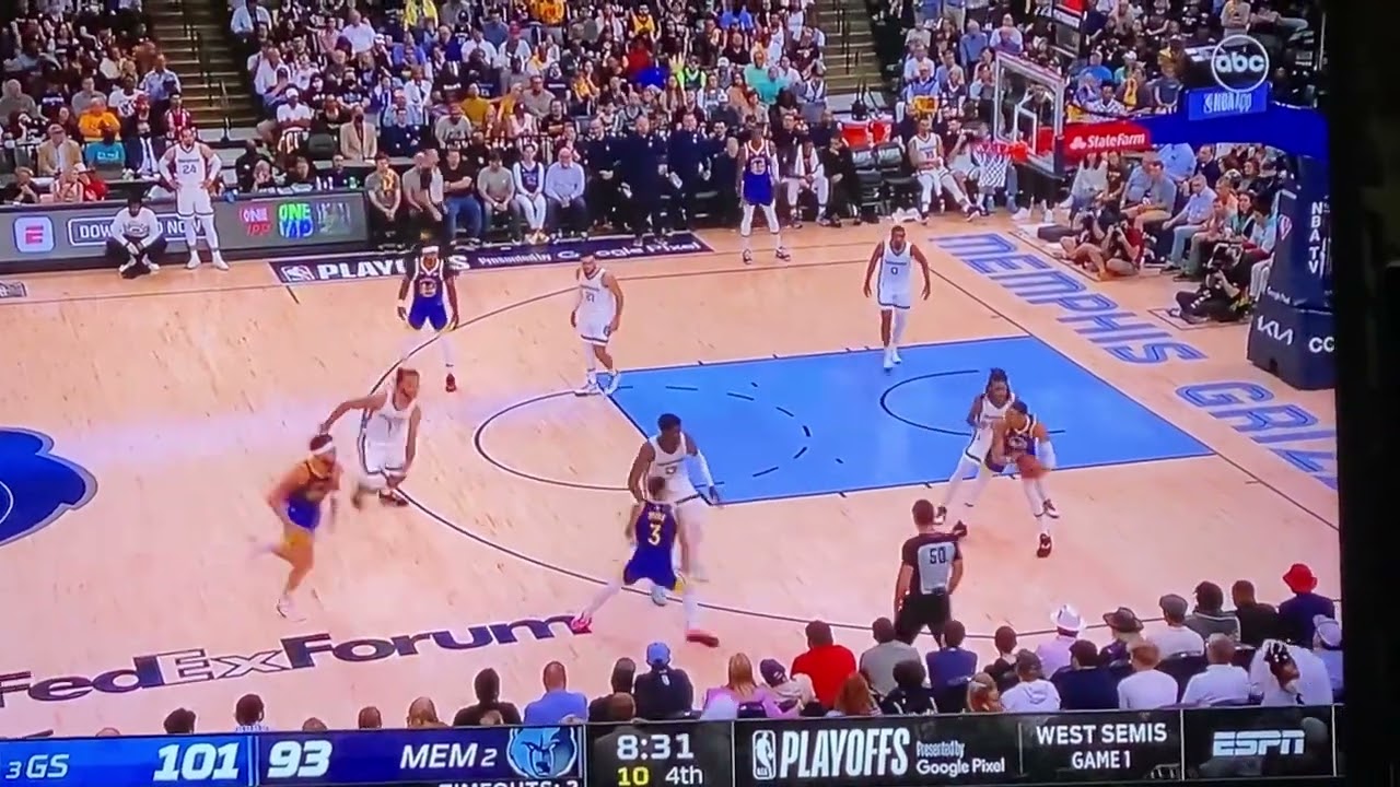 Jordan Poole Relocate Pump Fake Finds Cutting Klay Thompson For Layup Assist