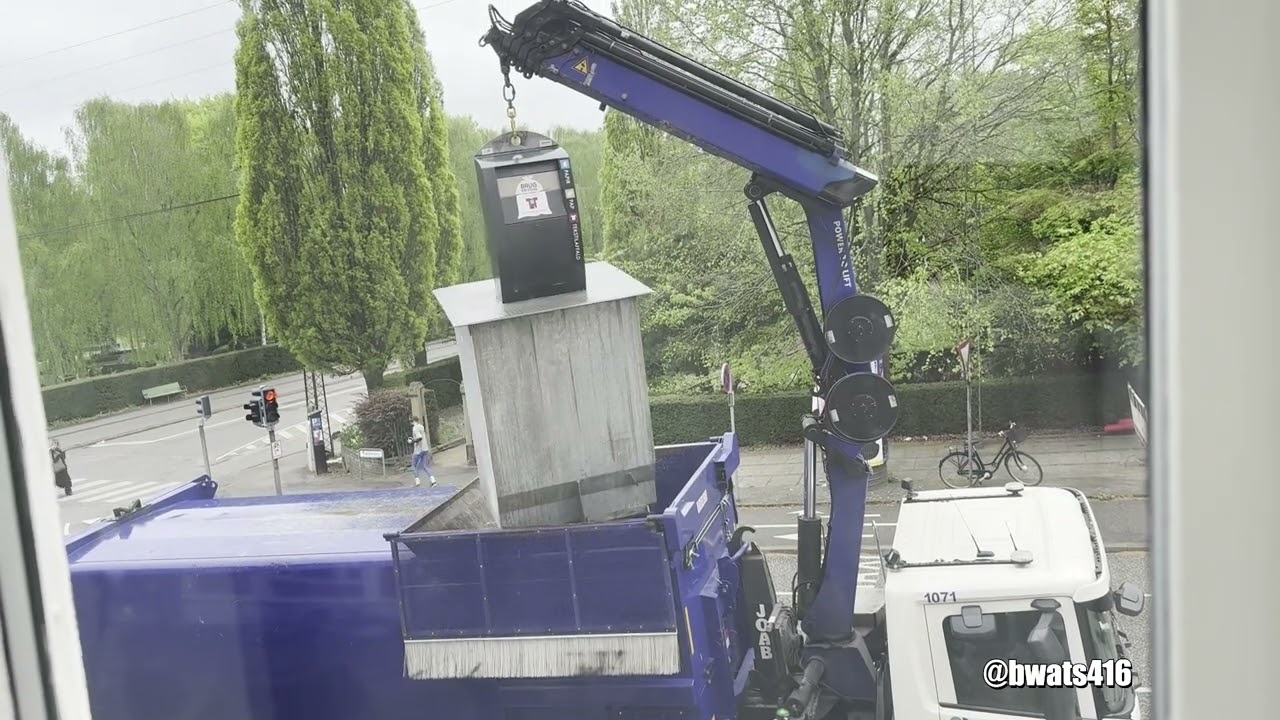 Unclogging Underground Dumpster in Denmark &ndash; Genius System in Action