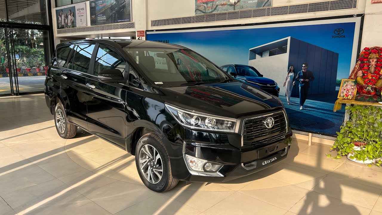 सबकी पहली पसंद 😍 2025 New Toyota Innova Crysta VX &hearts;️ Full Detailed Review