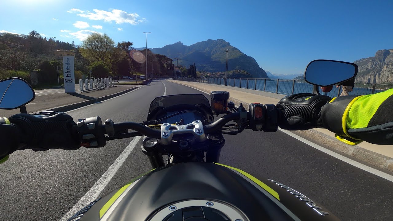 Triumph Street Triple RS - Epic drives around Lake Como