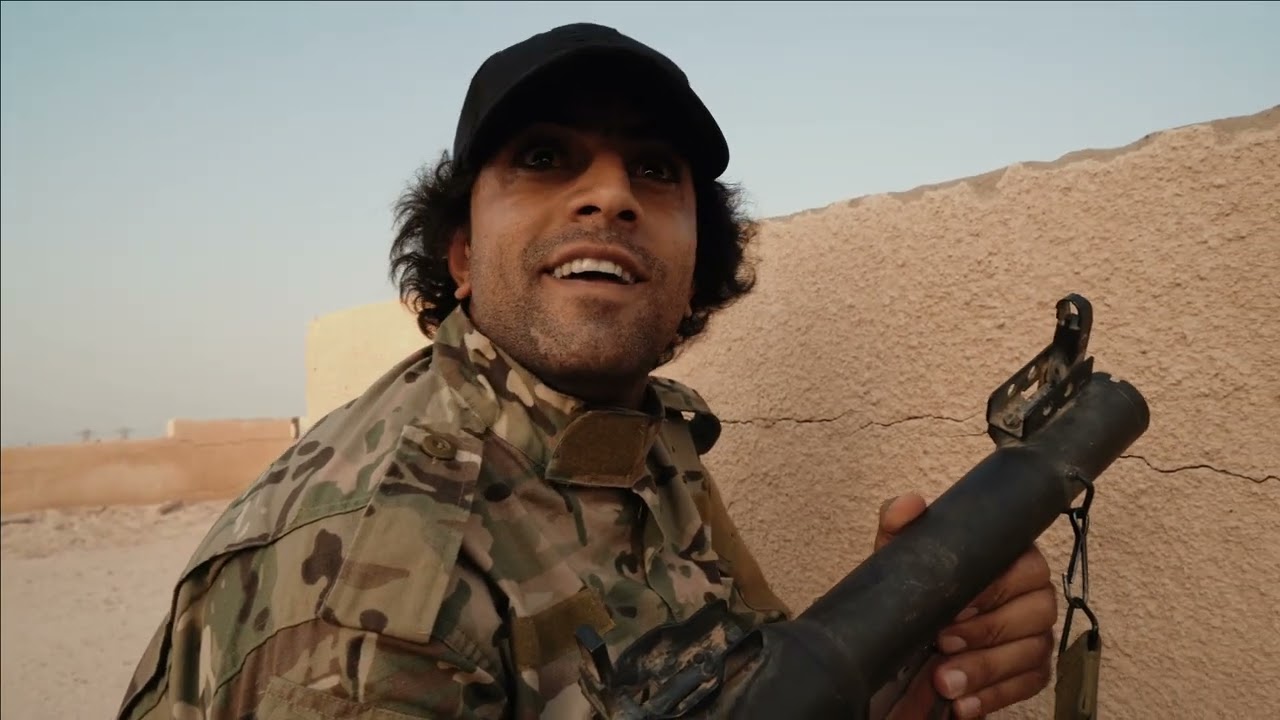 ام نعيم ابنهه يستشهد بالحرب