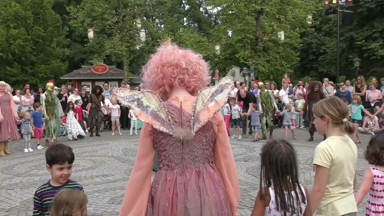 Efteling Intro nummer– Ton van de Ven Plein | 9 Pleinen Festijn 2016 | Themepark Broadcast