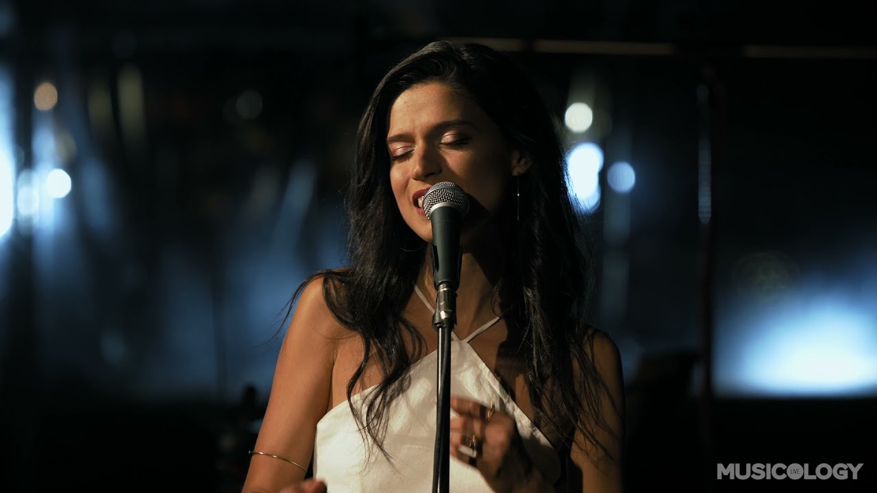 Елена Сиракова - Бледа луна (Musicology Live)