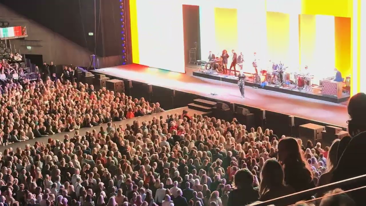Thomas Helmig - Gotta get away from you - Live Royal Arena 2023