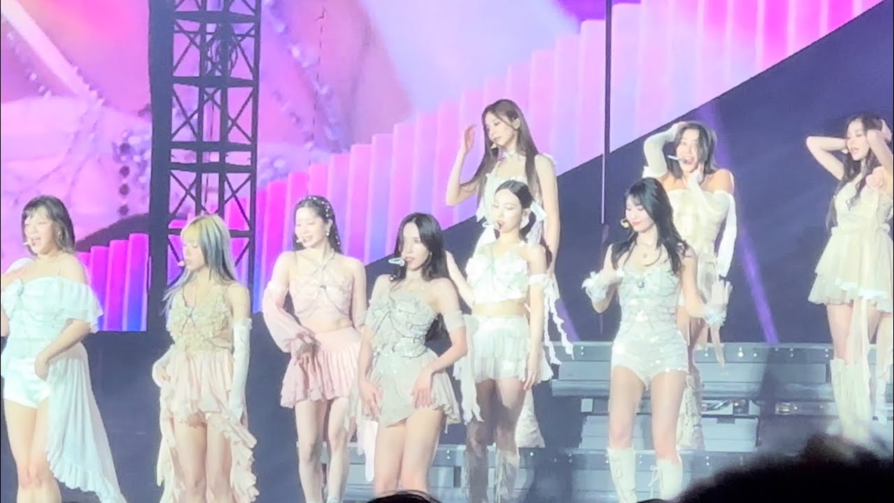 230610 TWICE - CRY FOR ME + FANCY + THE FEELS - READY TO BE TOUR LA FANCAM