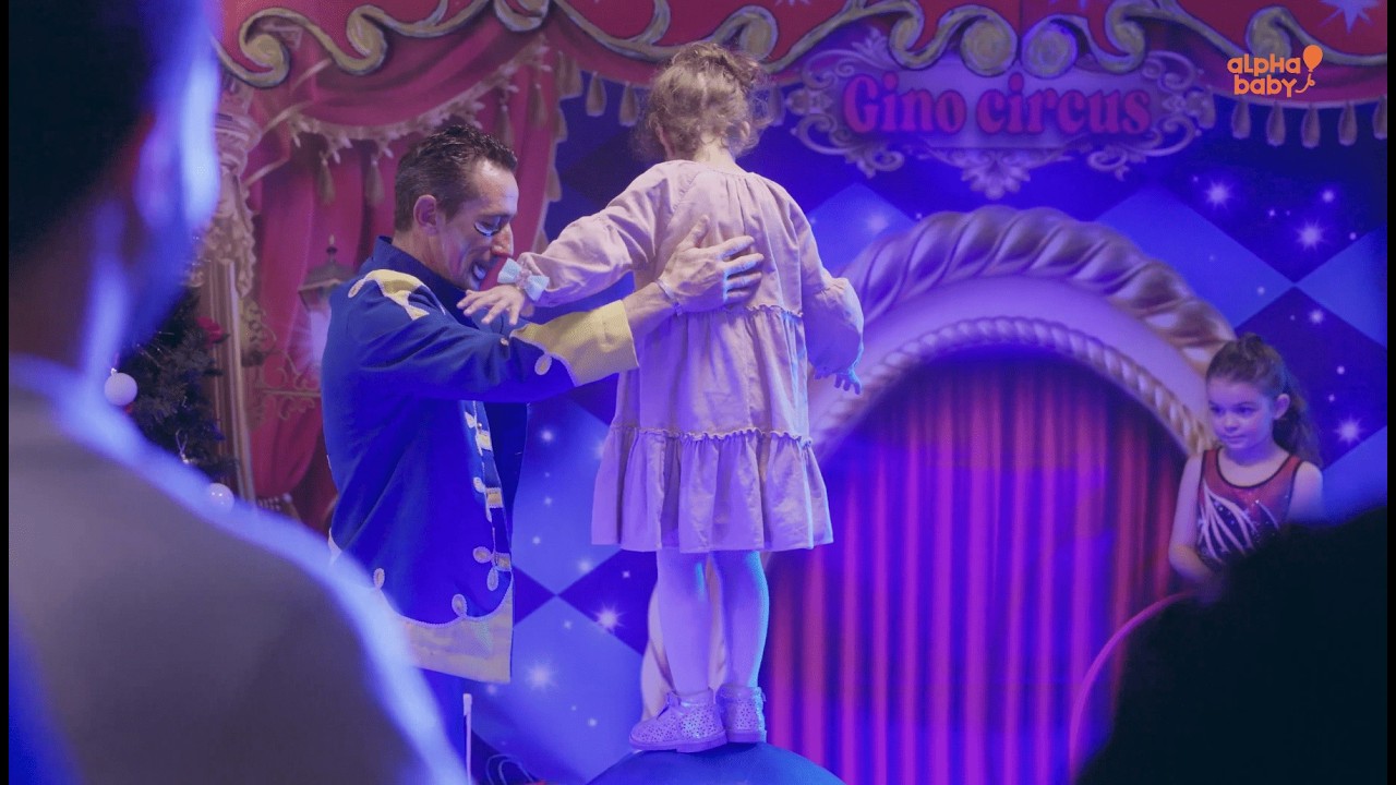 Noël des enfants au cirque avec ALPHABABY - CHRISMAS KIDS- ARBRE DE NOËL