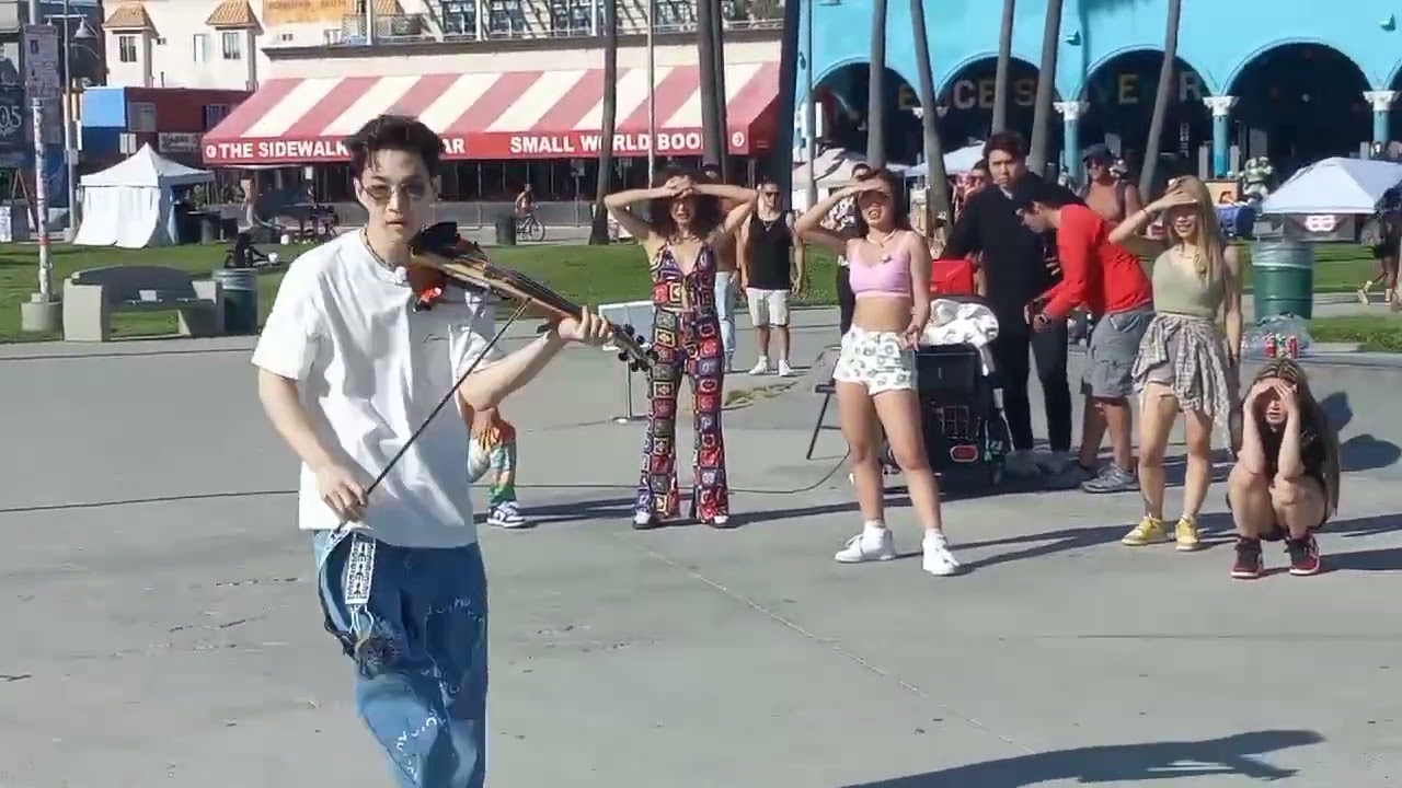 Henry Smooth Criminal of violin on planet Venice Beach