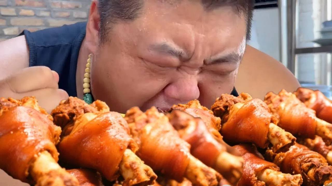 Monkey King's braised pork knuckle is so tender and juicy, it's perfect with rice!