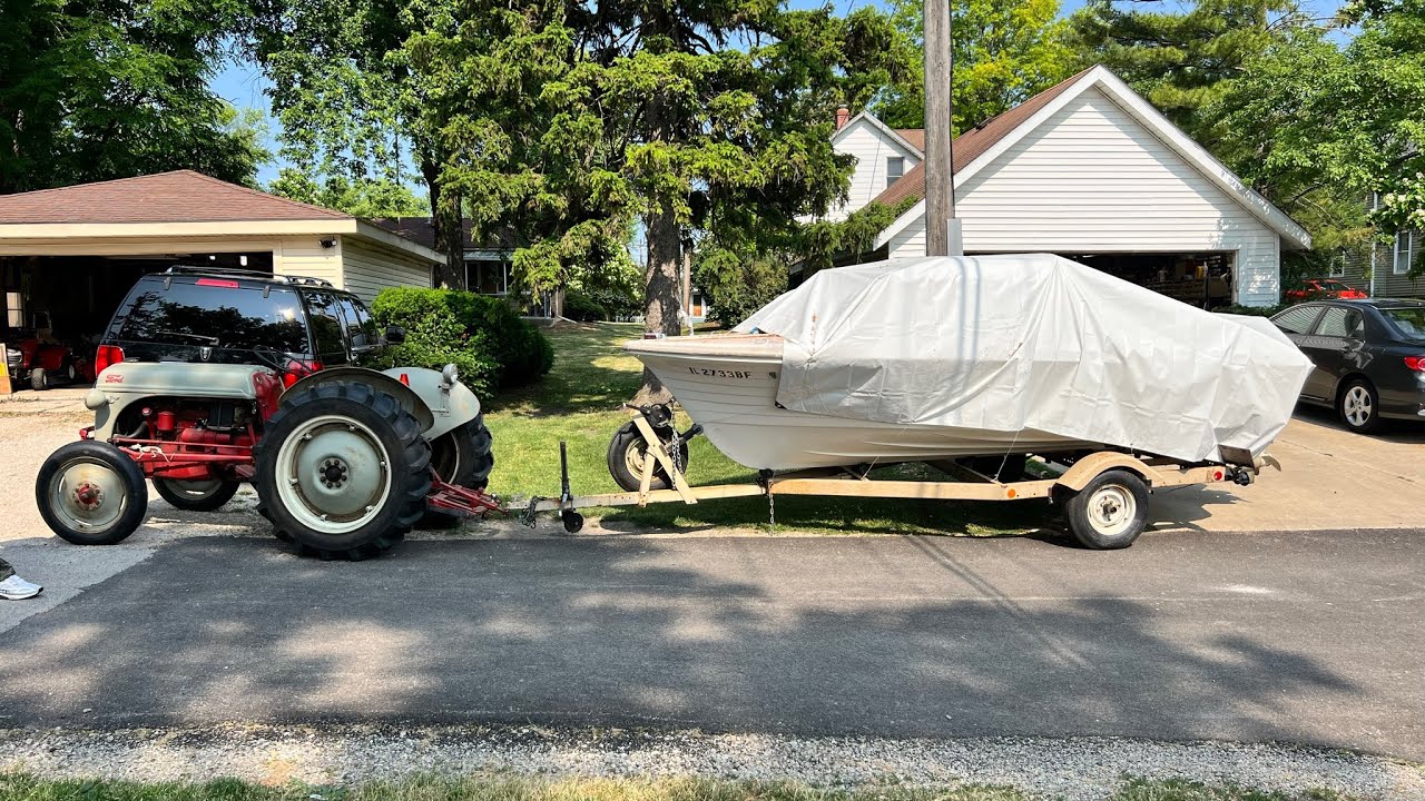 Barn find will it run 1969 Steury V416SD boat with 55 hp Evinrude 47 year slumber Part 1