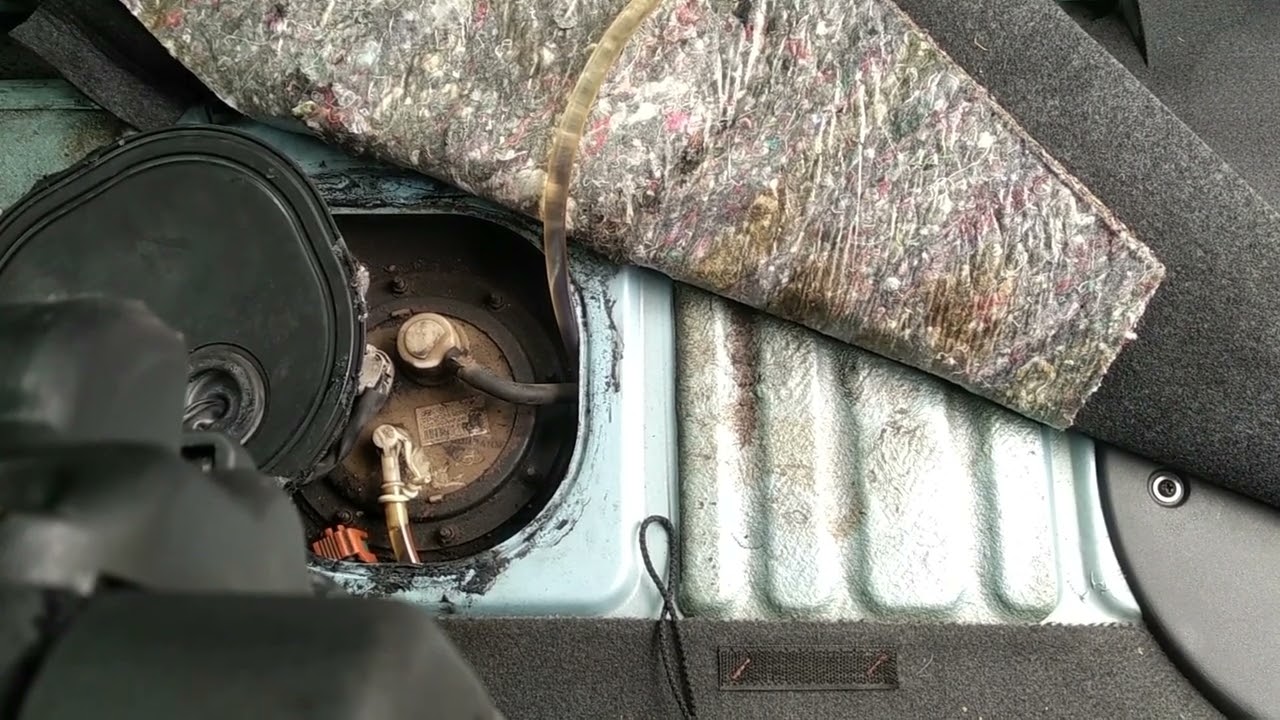 Как слить бензин из бака автомобиля