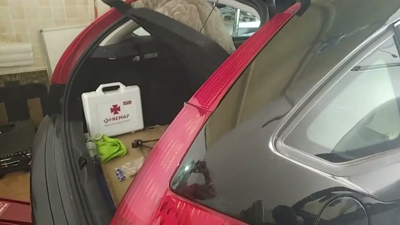 CAMBIAR BOMBILLAS PILOTO TRASERO CITROEN C4