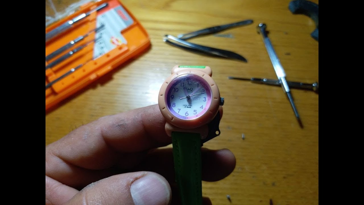 Saat pili nasıl değişir.How the clock battery changes.
