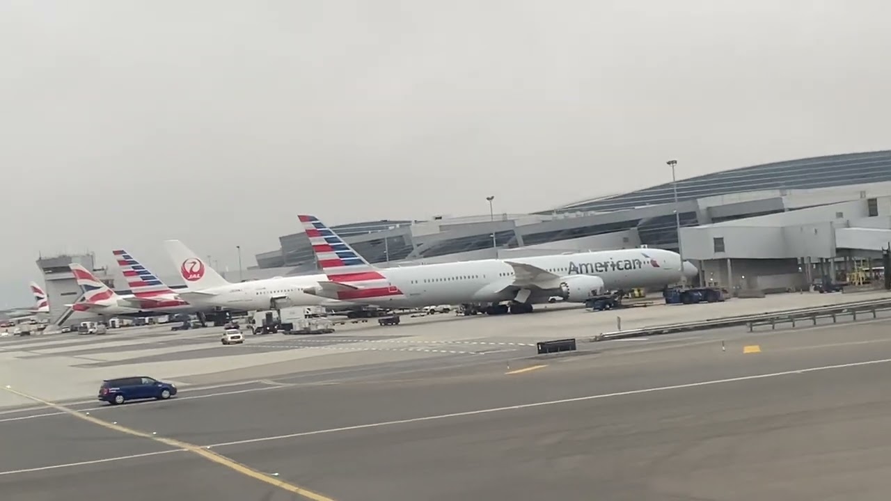 American Airlines 777-300ER Taxi Towards from JFK Runway 22R