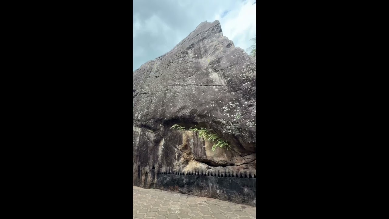 #Aluviharaya Rock Temple #matale aluviharaya #මාතලේ අලුවිහාරය #srilanka 