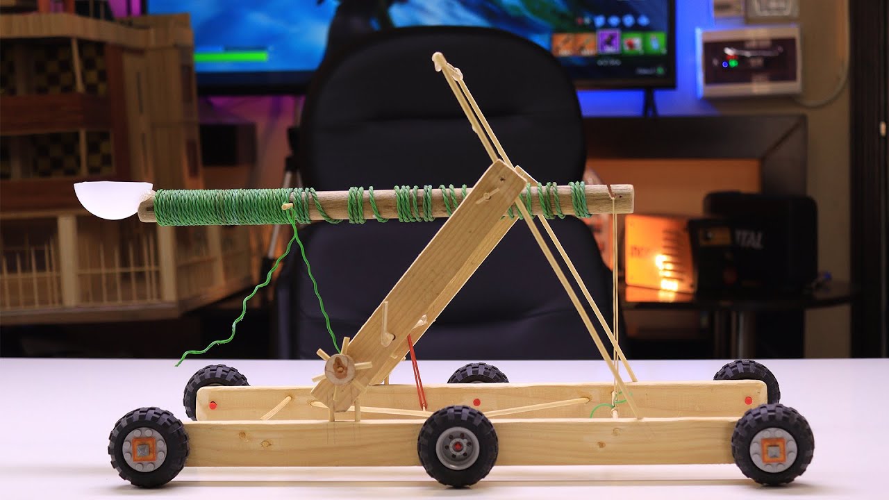 أقوى سلاح بالعالم عام 1900  وخشبة. طريقة صنع منجنيق بالمنزل_Mangonel Siege Artillery