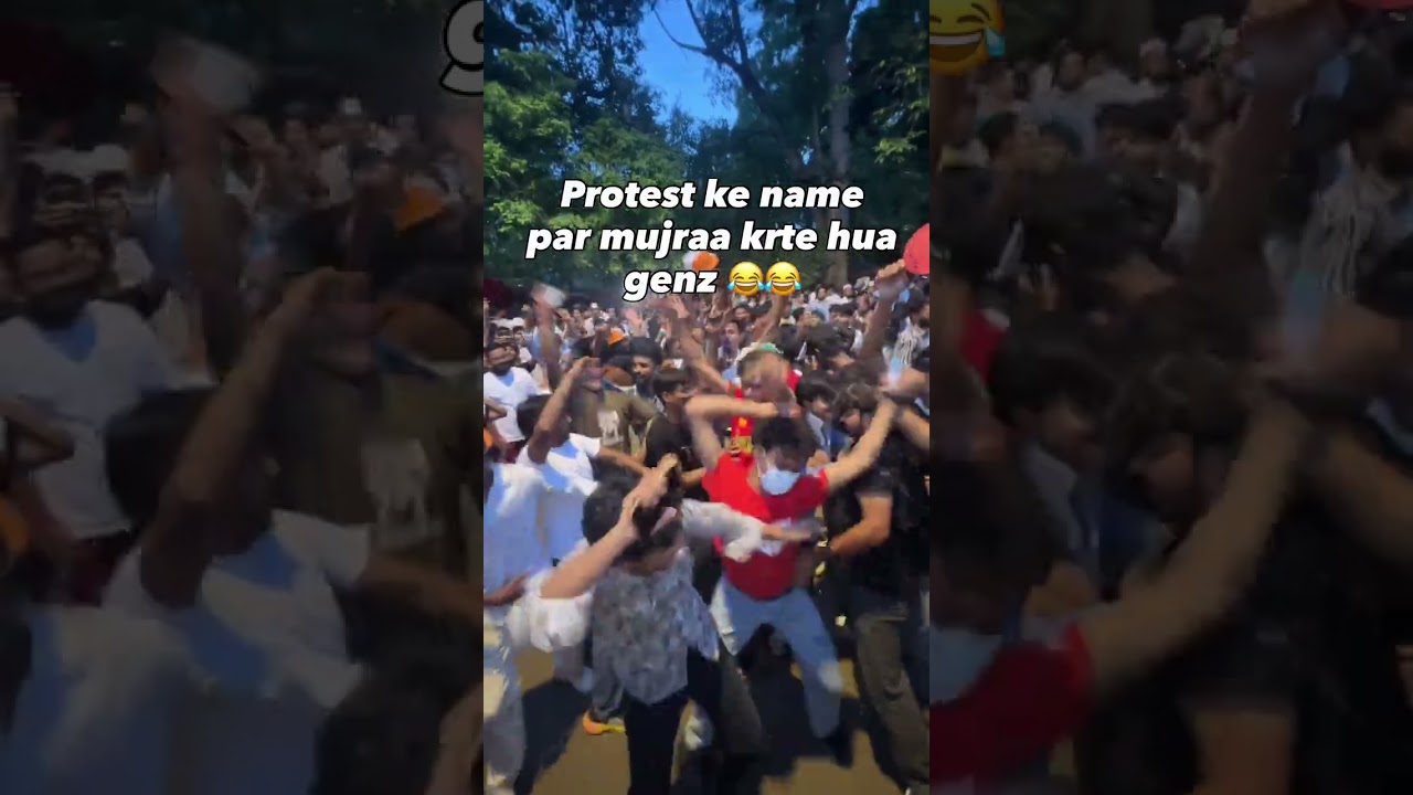 Mujra in the name of protest 😂🫶🏻 #protest #dance #funny #fun #students #democracy #modi #bihar #v...