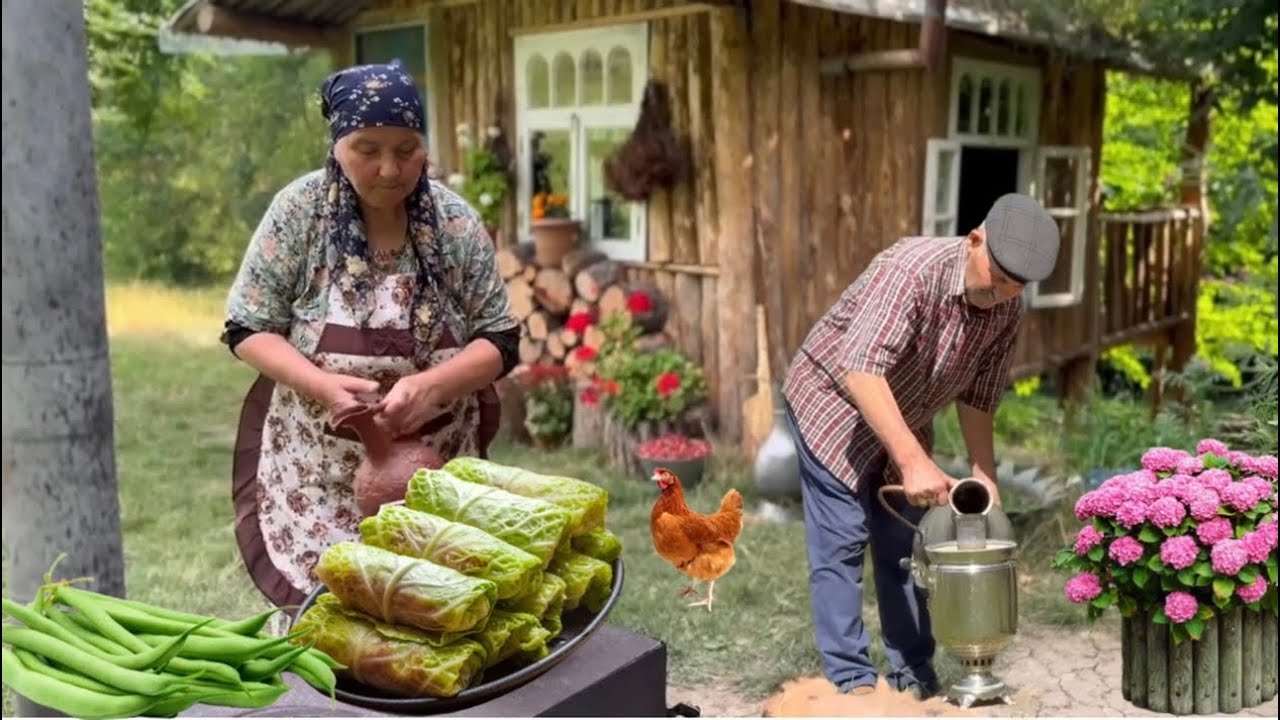 Бабушка приготовила голубцы на свежем воздухе — простой и очень вкусный семейный рецепт😋