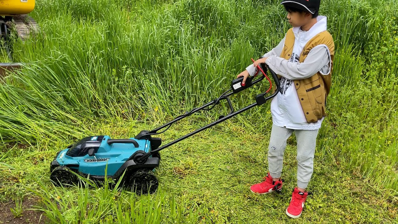 【makita】新型・低価格になったマキタ１８V充電式芝刈機で雑草を偽芝生に変身させる！MLM330DRG