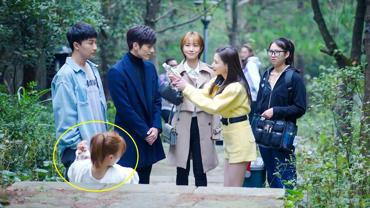 สาวเจ้าเล่ห์ยั่วยวน แต่ CEO ตกหลุมรักซินเดอเรลล่าที่นอนอยู่บนพื้น!