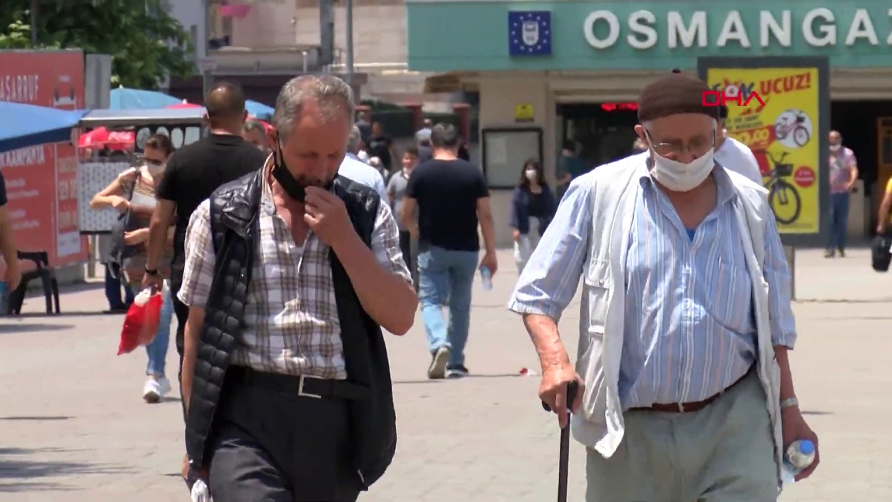 Bursa'da valinin uyarısına rağmen maske ve sosyal mesafe unutuldu